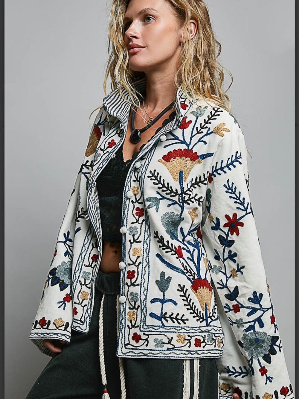 POL Embroidered Floral Jacket - Picture 5 of 11